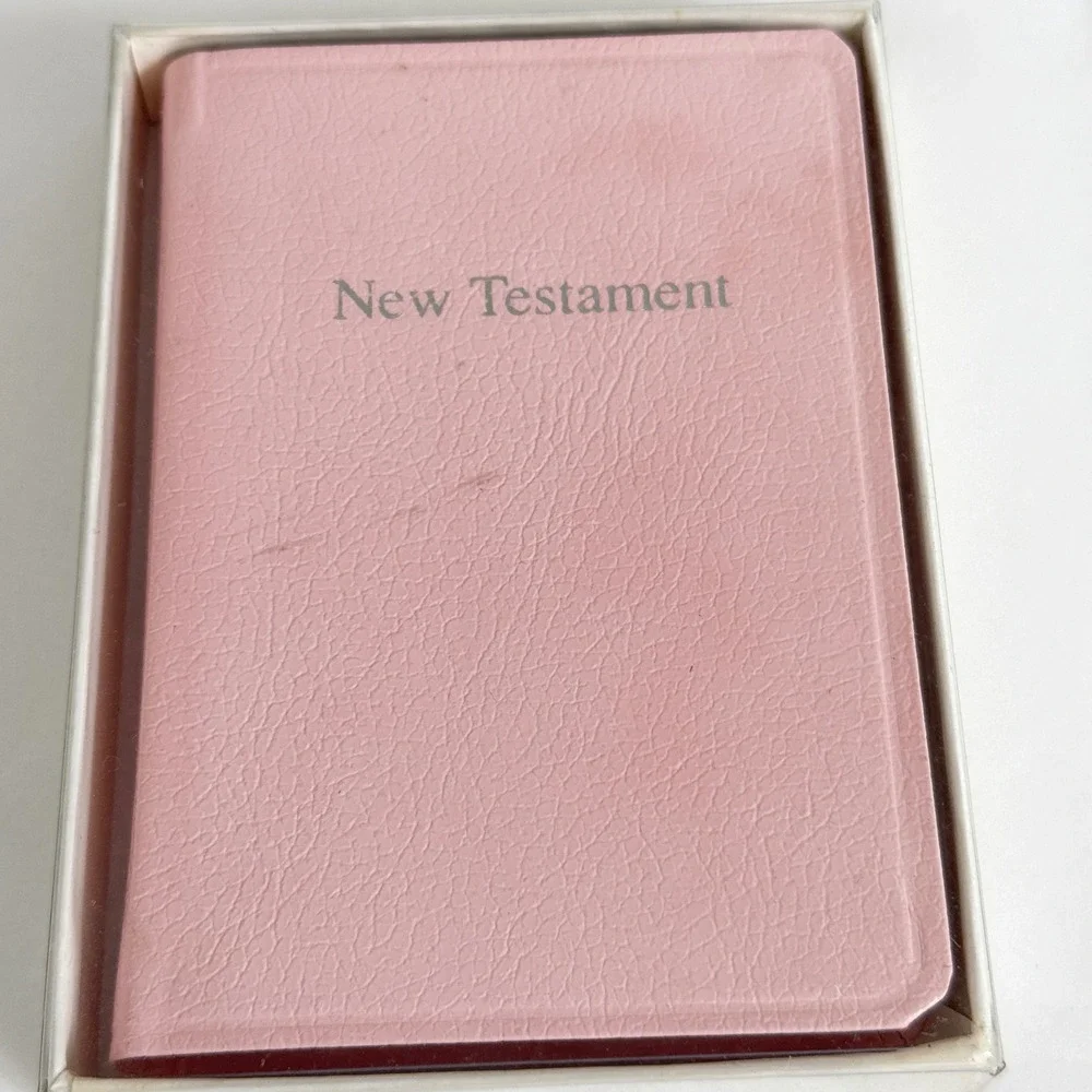 NOS Zondervan NIV Tiny Testament Pink Leatherette Bible Hallmark Gift Box - Picture 9 of 9